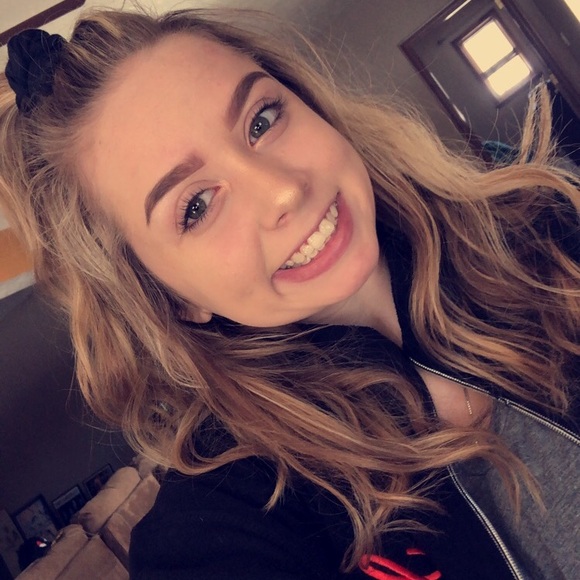 Meet your Posher, Bailey - Picture 1 of 1